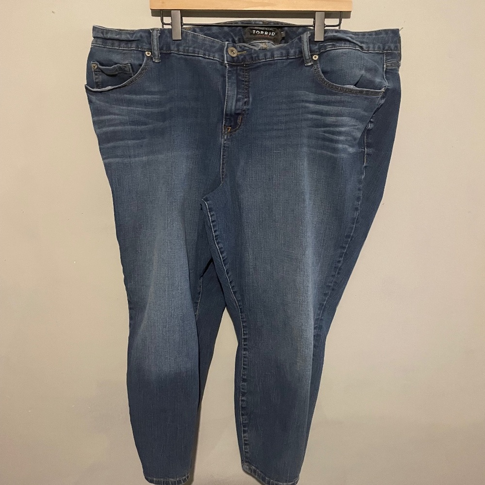 Torrid 26 R plus size women’s blue jeans